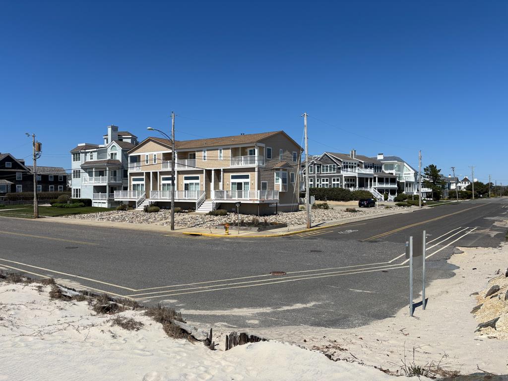 1625 Beach Unit D - Beachfront! | Photo 31