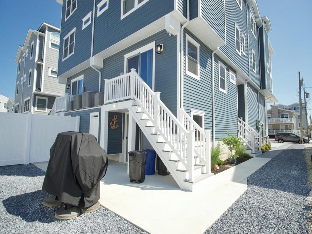 115 32nd Street, Sea Isle City (Center)