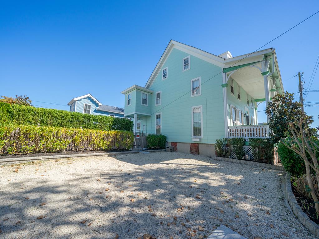 205 Perry Street | Photo 4