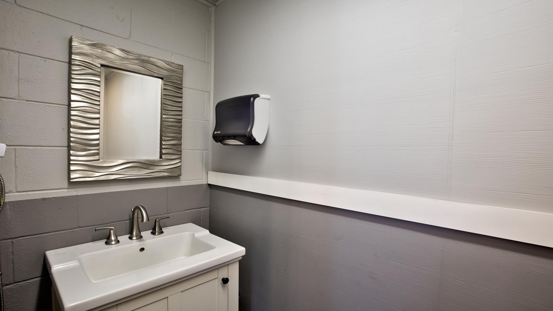 9505 Third Avenue, Stone Harbor (Business District)