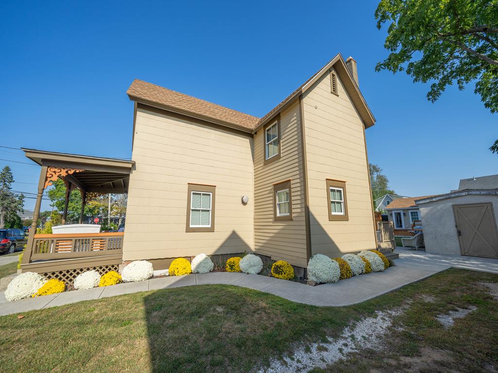 111 Leaming Avenue | Photo 3