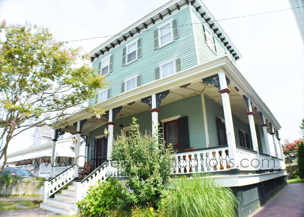 225 Grant Street | Photo 3