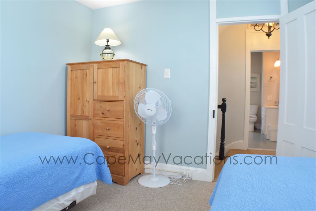 225 Grant Street | Photo 16