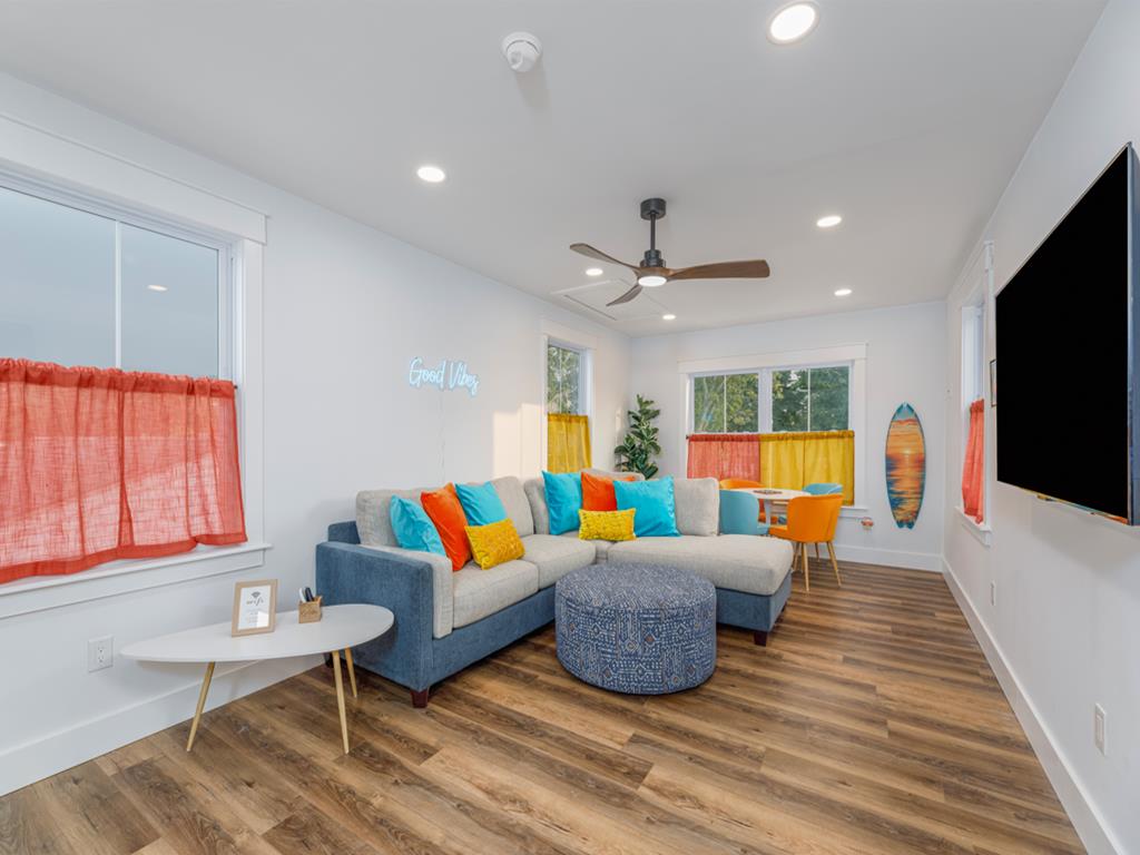 Good Vibrations By The Bay - 2 Blocks To Beach | Photo 30