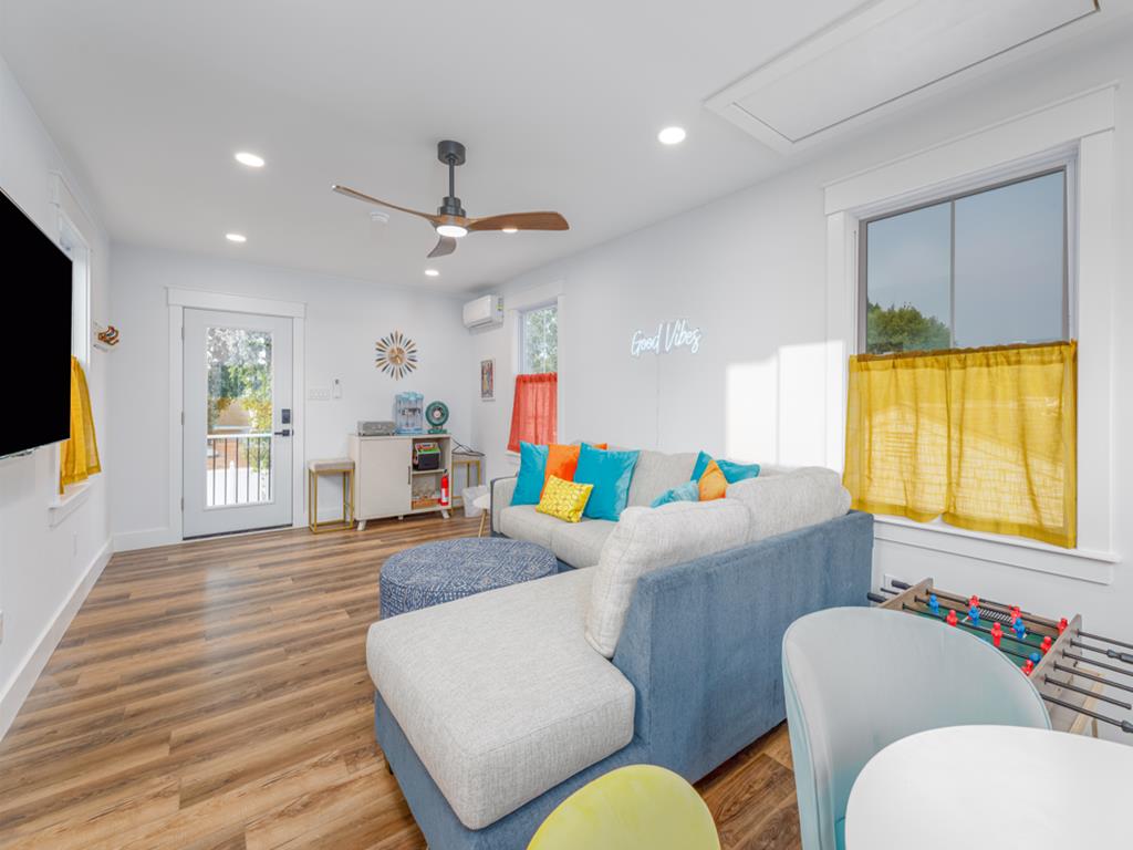 Good Vibrations By The Bay - 2 Blocks To Beach | Photo 31