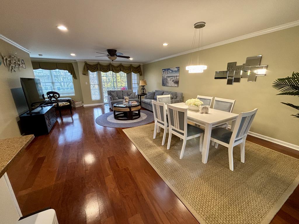 Beautiful 4 Bedroom Condo with Pool! | Photo 14