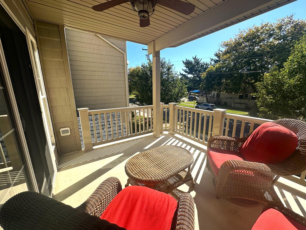 Beautiful 4 Bedroom Condo with Pool! | Photo 17