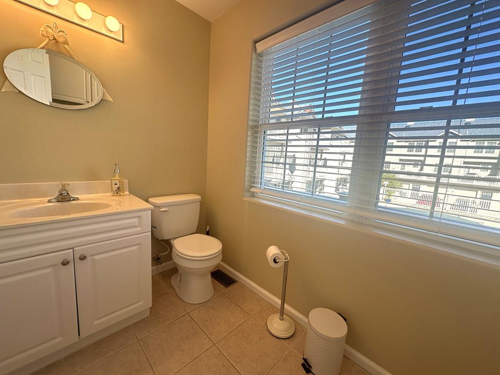 Beautiful 4 Bedroom Condo with Pool! | Photo 20