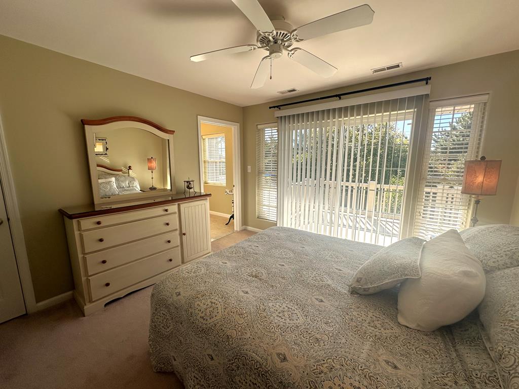 Beautiful 4 Bedroom Condo with Pool! | Photo 23