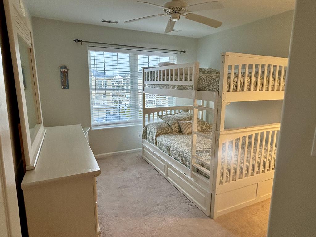 Beautiful 4 Bedroom Condo with Pool! | Photo 28