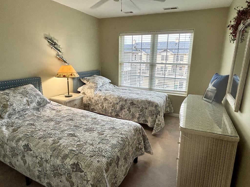 Beautiful 4 Bedroom Condo with Pool! | Photo 29