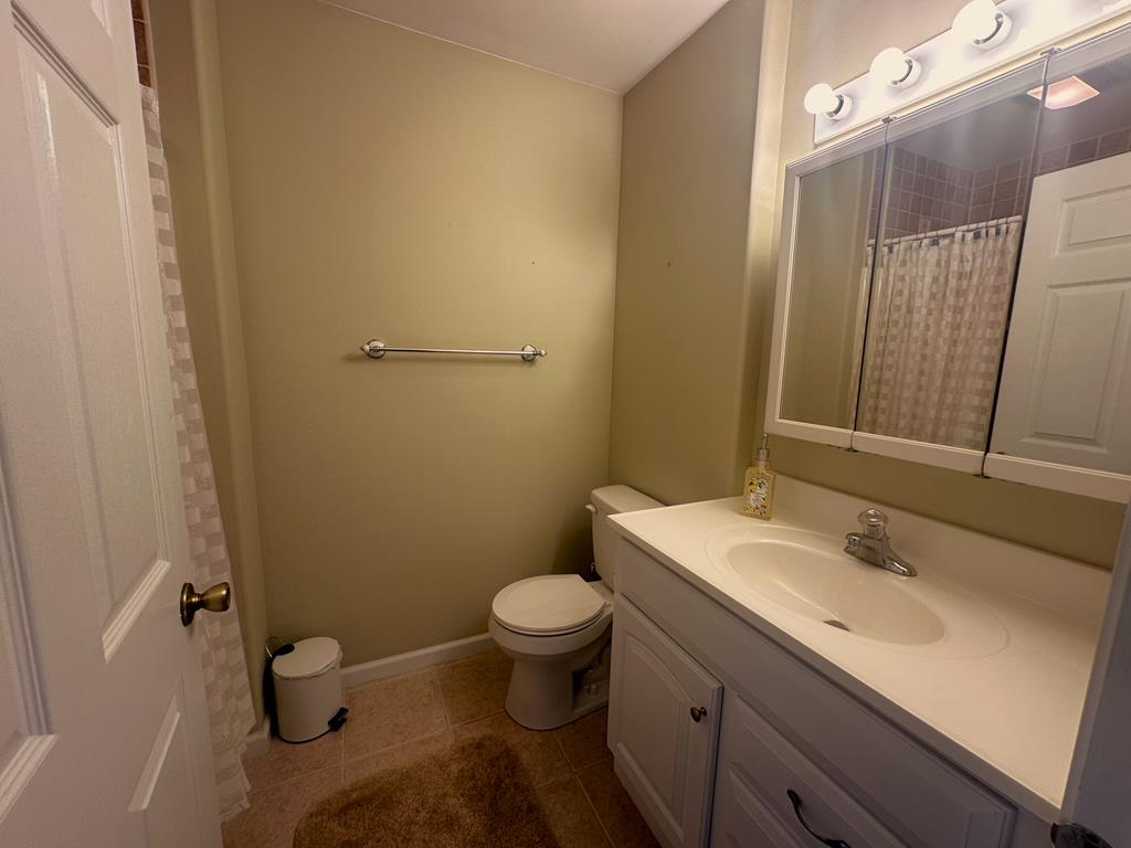 Beautiful 4 Bedroom Condo with Pool! | Photo 30