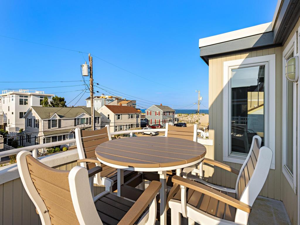 112 E. Sailboat Drive, Peahala Park