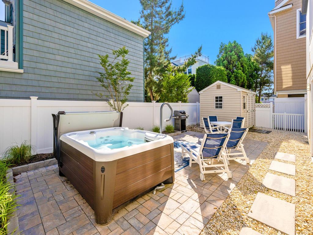 112 E. Sailboat Drive, Peahala Park (Ocean Block)