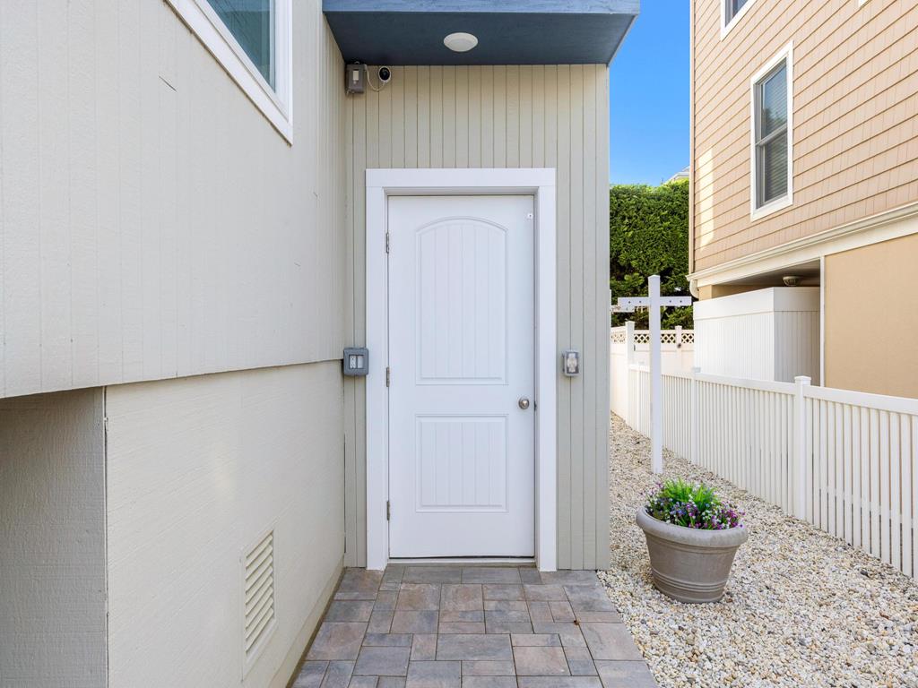 112 E. Sailboat Drive, Peahala Park (Ocean Block)