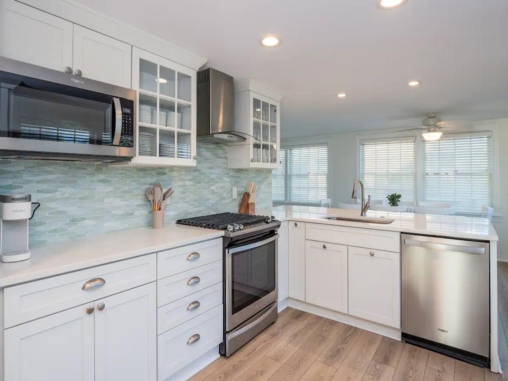 Sunsets By the Bay - 4006 Shore Drive | Photo 12