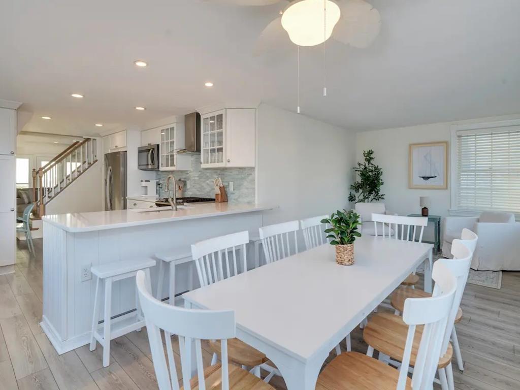 Sunsets By the Bay - 4006 Shore Drive | Photo 15