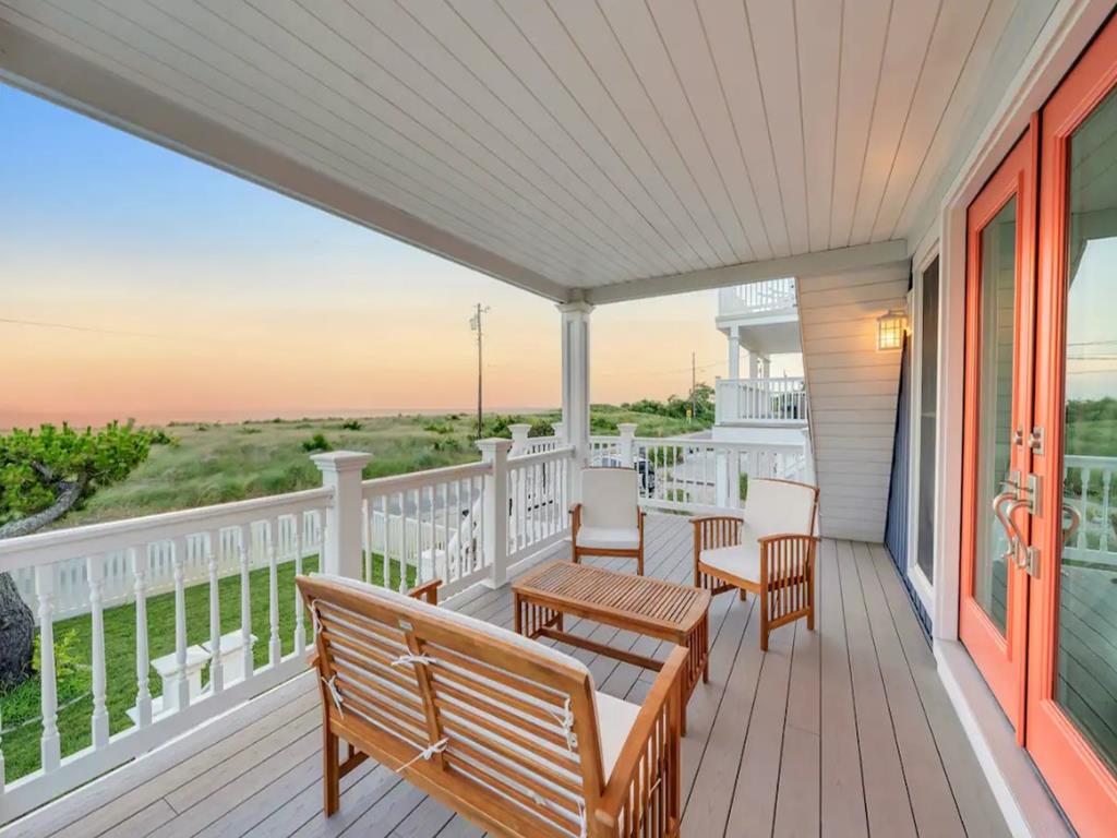 Sunsets By the Bay - 4006 Shore Drive | Photo 30