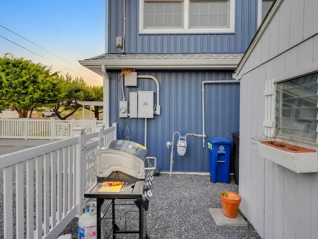 Sunsets By the Bay - 4006 Shore Drive | Photo 36