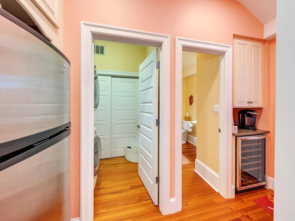 6 Bedoom - Close to the Beach! 1611 New Jersey | Photo 11