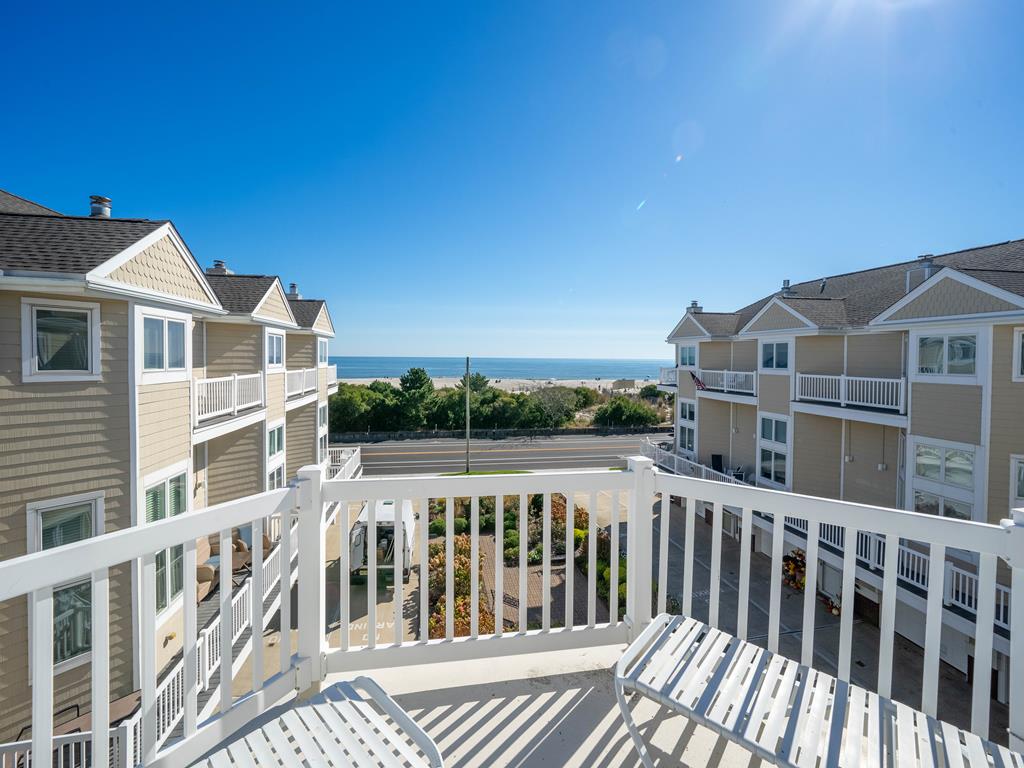 1107 Beach Avenue C4 | Photo 3