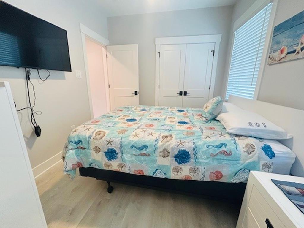 30 42nd Street East, Sea Isle City (Beach Block)