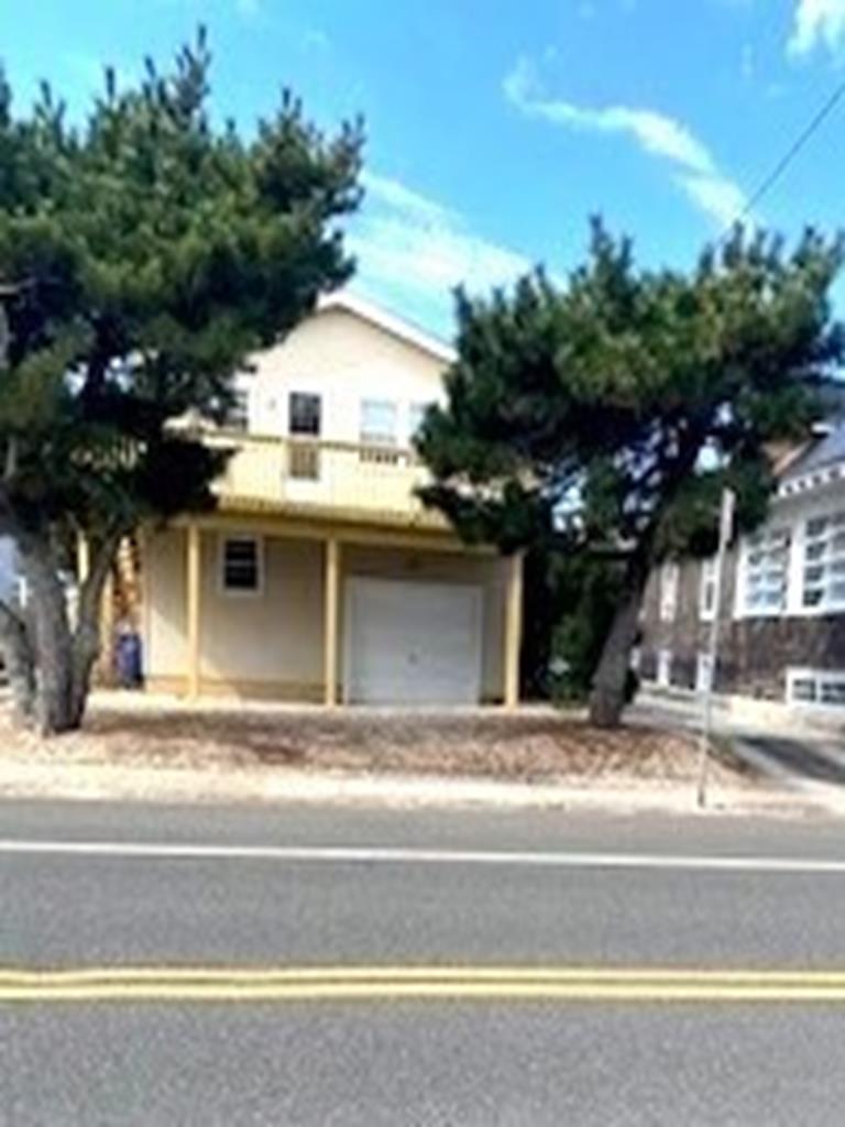 1010 S. Beach Avenue, Beach Haven (Ocean Side)