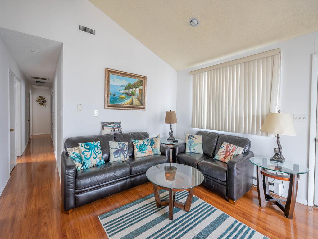 7112 Pleasure Avenue 4