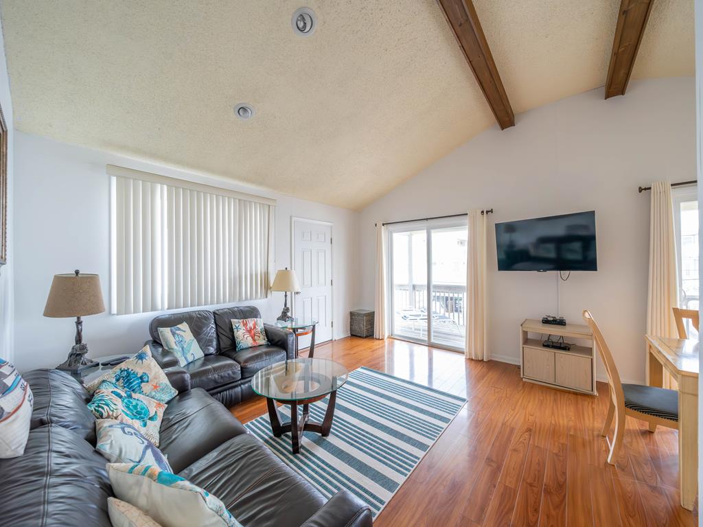 7112 Pleasure Avenue 5