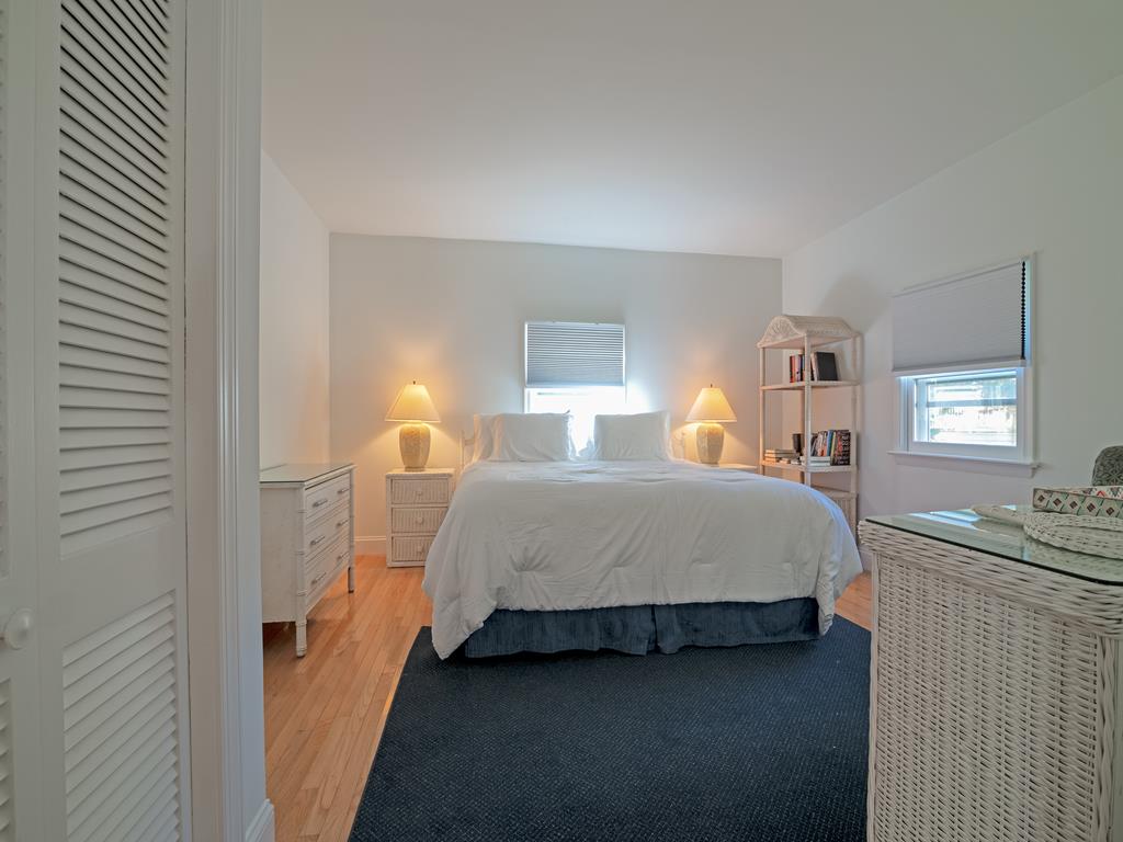https://realtimerental.com/rrv10/RentalPhotos/1202/1202847.10.jpg
