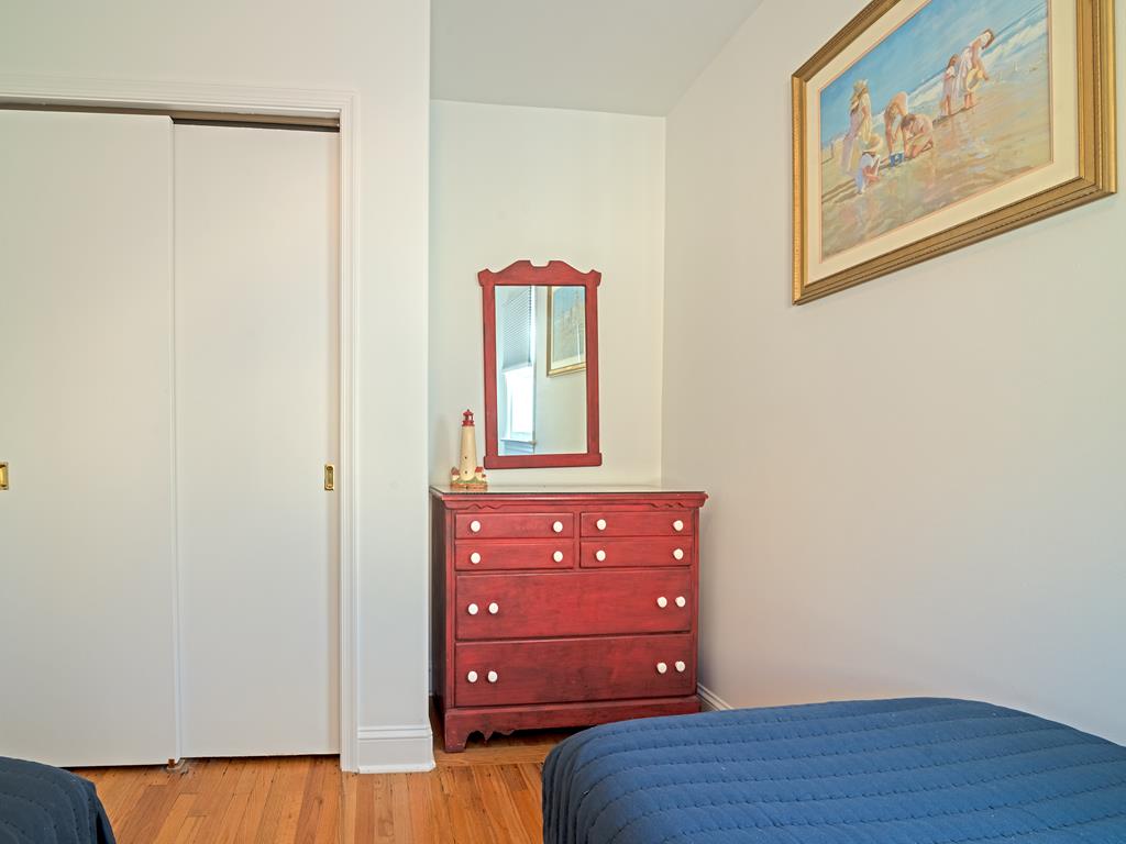 https://realtimerental.com/rrv10/RentalPhotos/1202/1202847.17.jpg