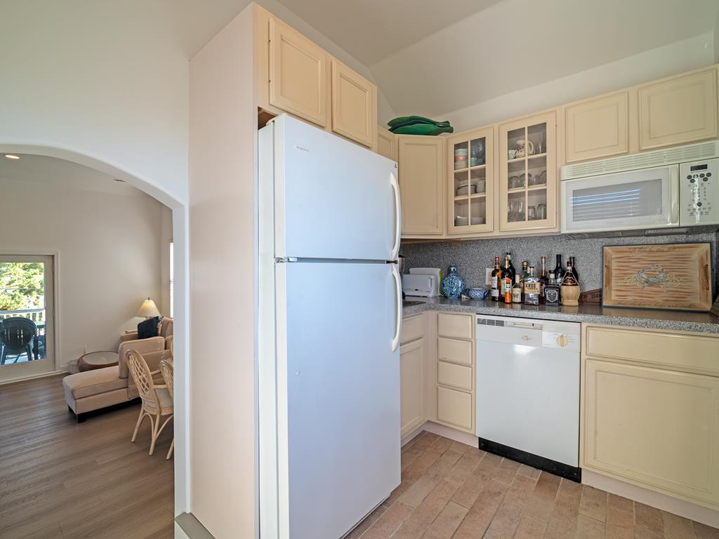 https://realtimerental.com/rrv10/RentalPhotos/1202/1202847.22.jpg
