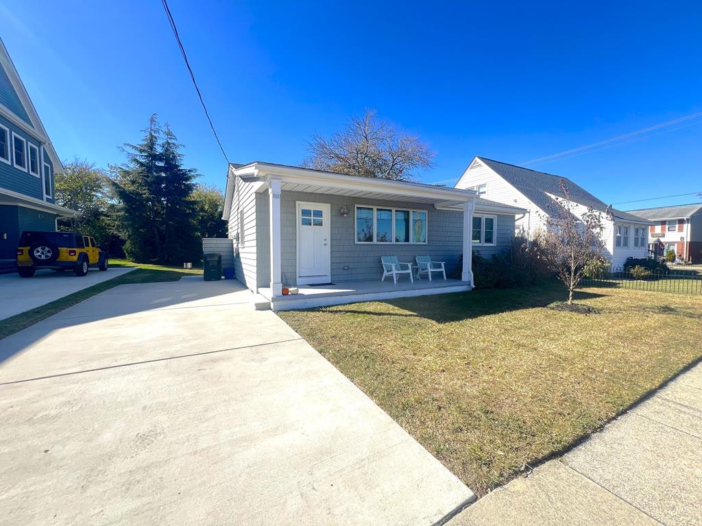 Cozy Coastal Cottage - 2 Bedrooms Close to Town | Photo 3