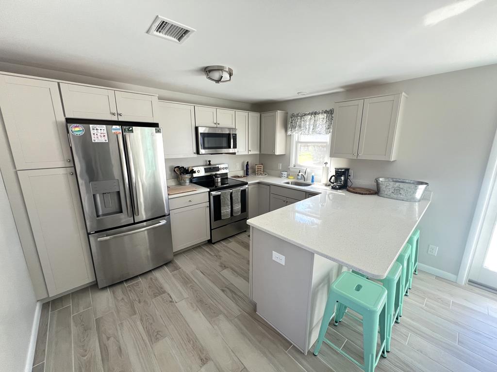 Cozy Coastal Cottage - 2 Bedrooms Close to Town | Photo 10