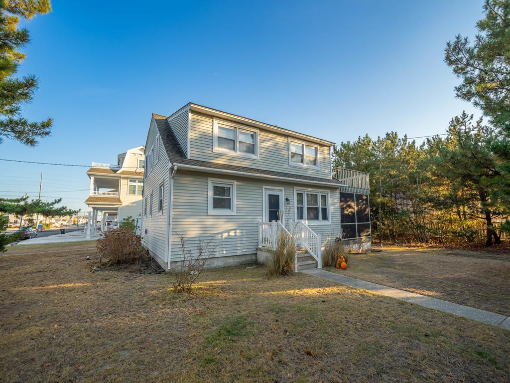 7829 Sunset Drive | Photo 3