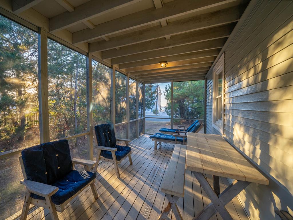 7829 Sunset Drive | Photo 4