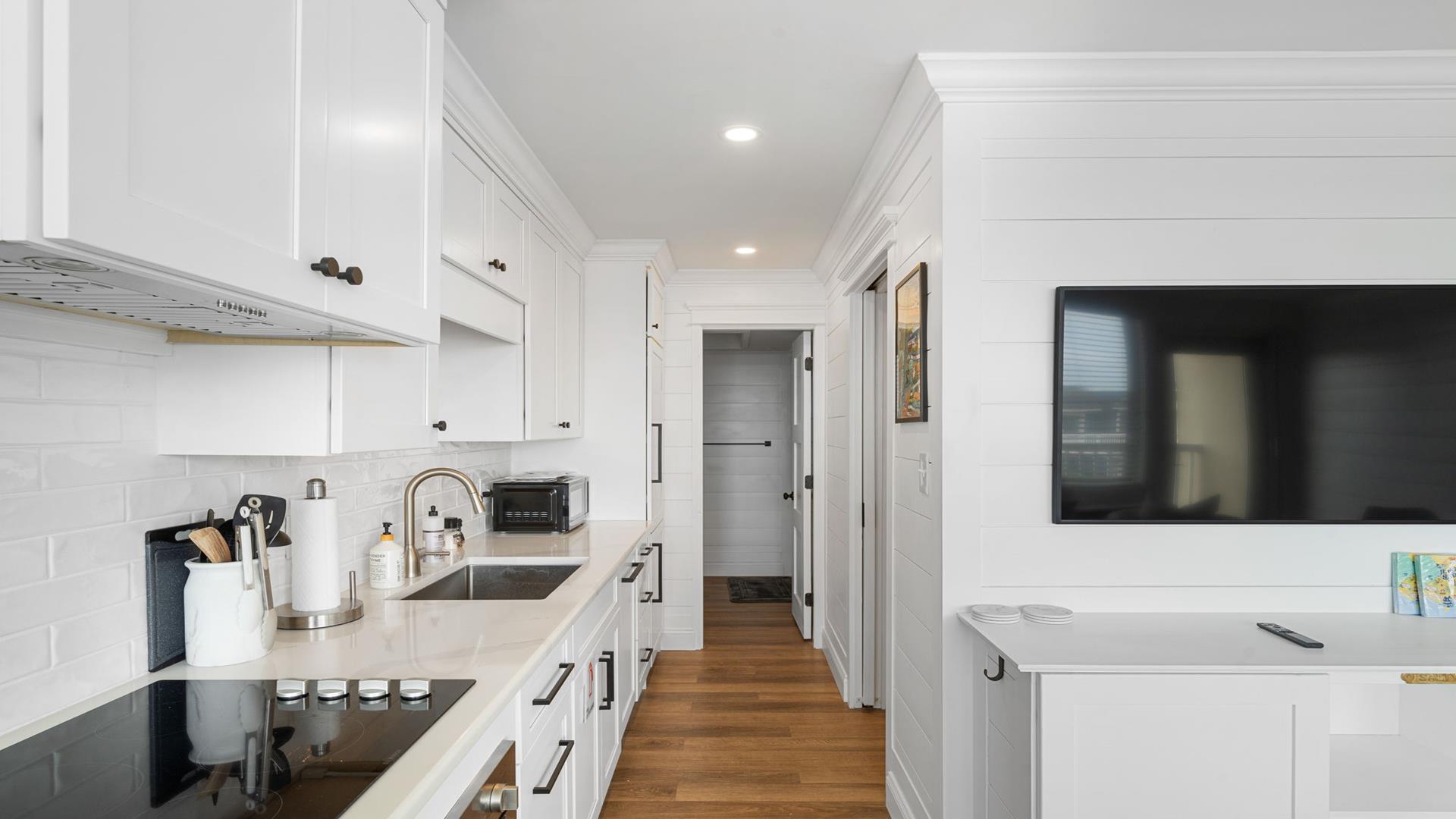 351 96th Street, Stone Harbor (Center)