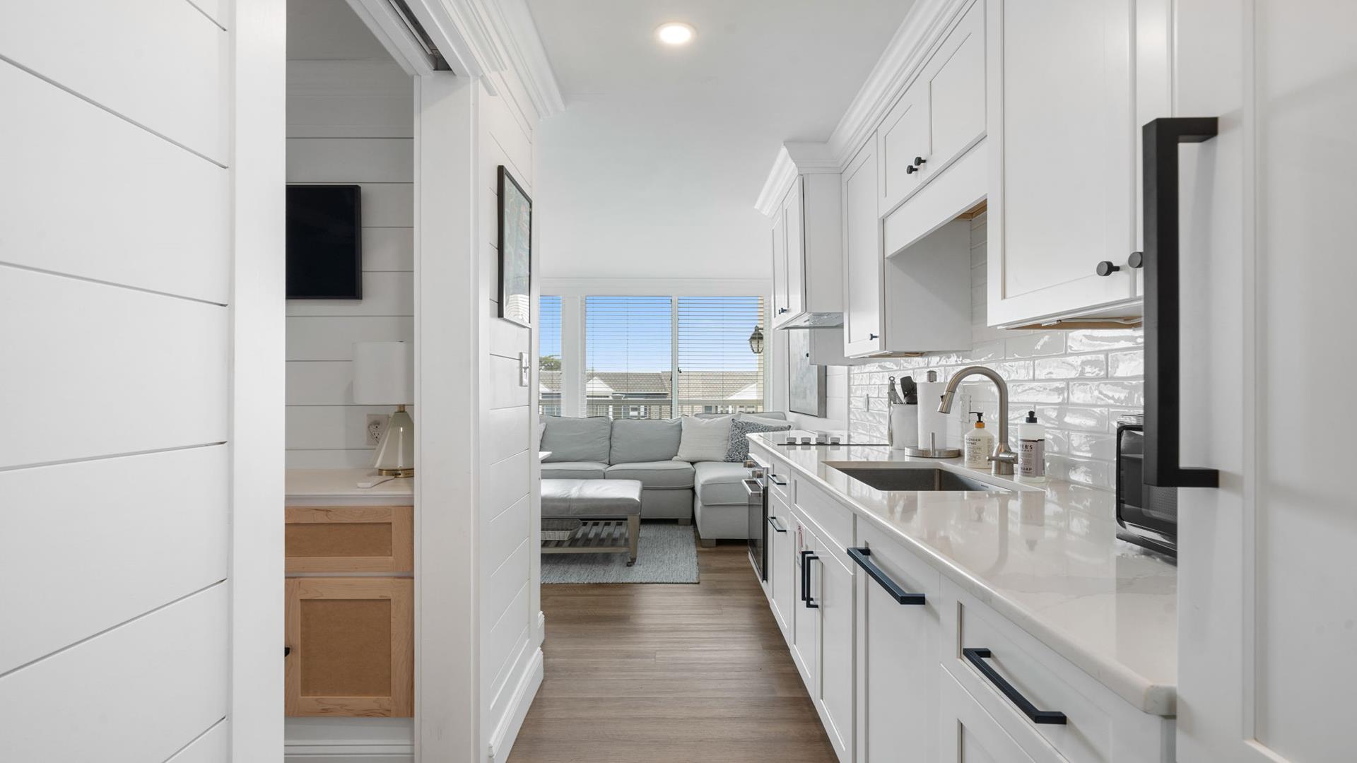 351 96th Street, Stone Harbor (Center)