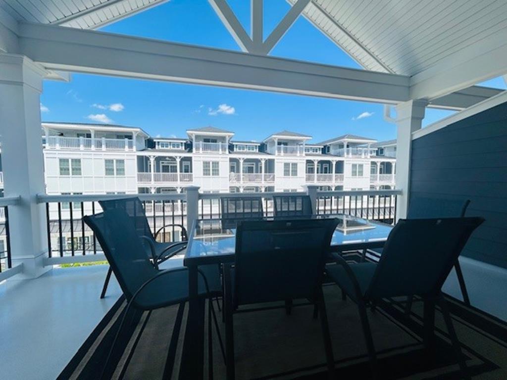 30 42nd Street - Picture 