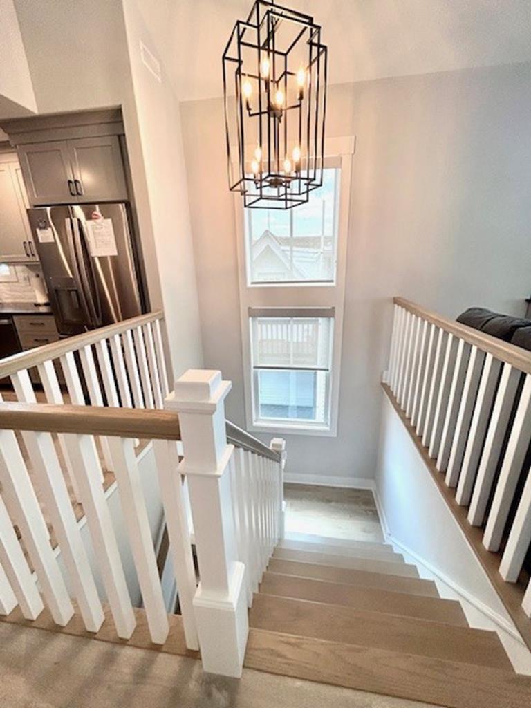 30 42nd Street - Picture 