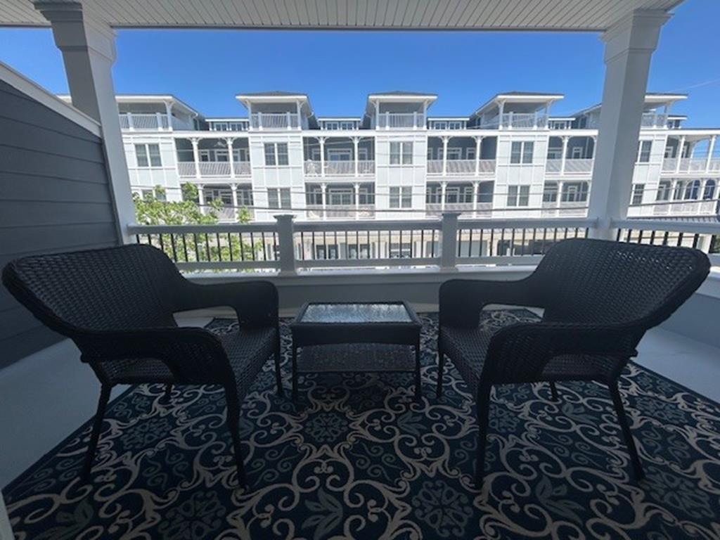 30 42nd Street - Picture 