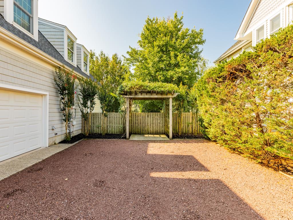 121 Stevens Street | Photo 35
