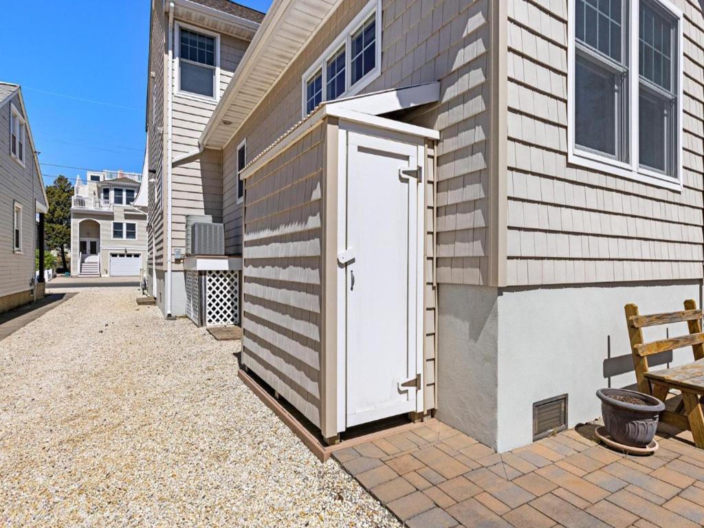 114 E. 25th Street, Spray Beach (Ocean Side)