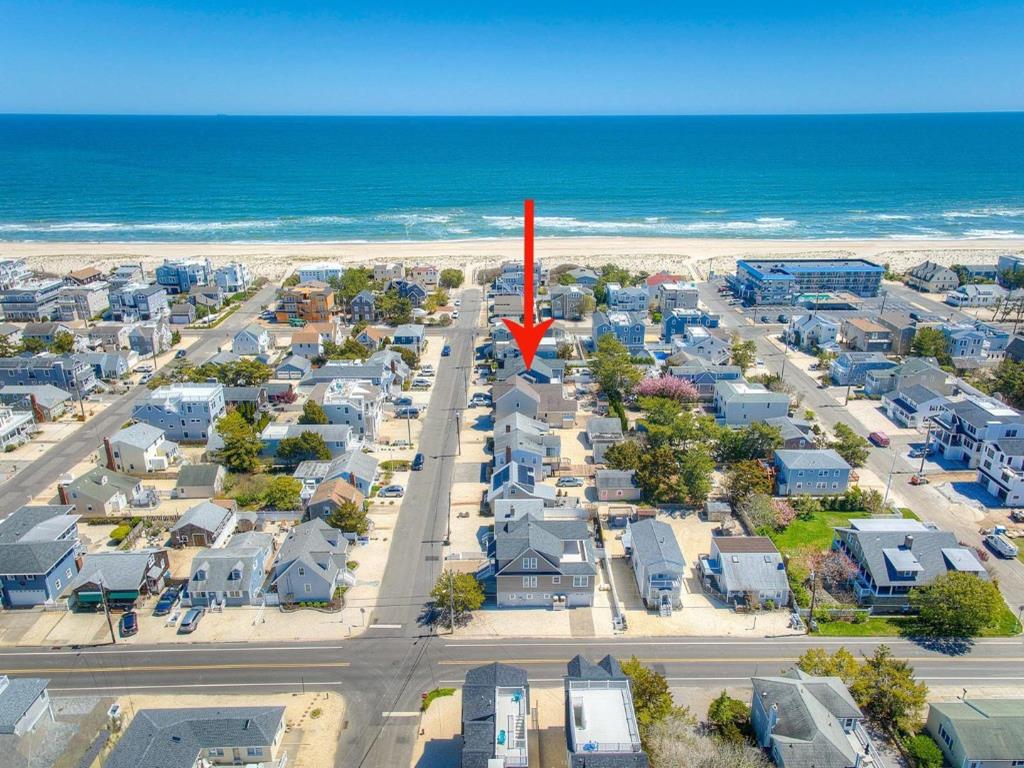114 E. 25th Street, Spray Beach (Ocean Side)