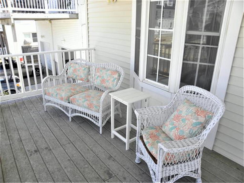 134 38th Street Single | Photo 3