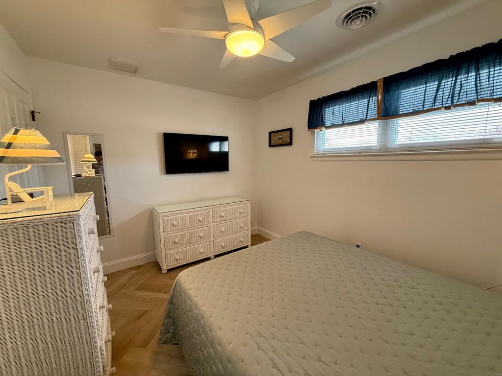 Charming Pet Friendly Quad - 1310 C Illinois | Photo 16