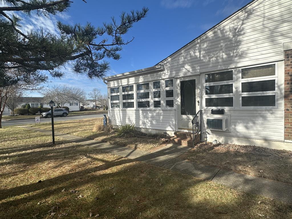 Charming Pet Friendly Quad - 1310 C Illinois | Photo 7