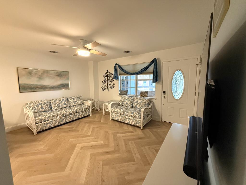 Charming Pet Friendly Quad - 1310 C Illinois | Photo 11