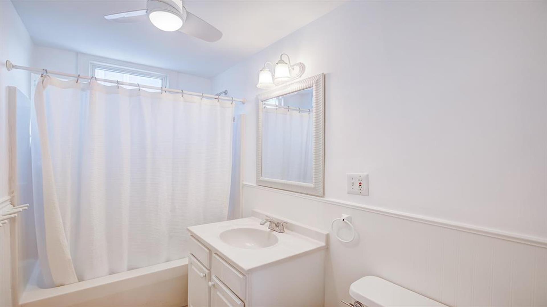 10912 Third Avenue, Stone Harbor (Mid-Island)