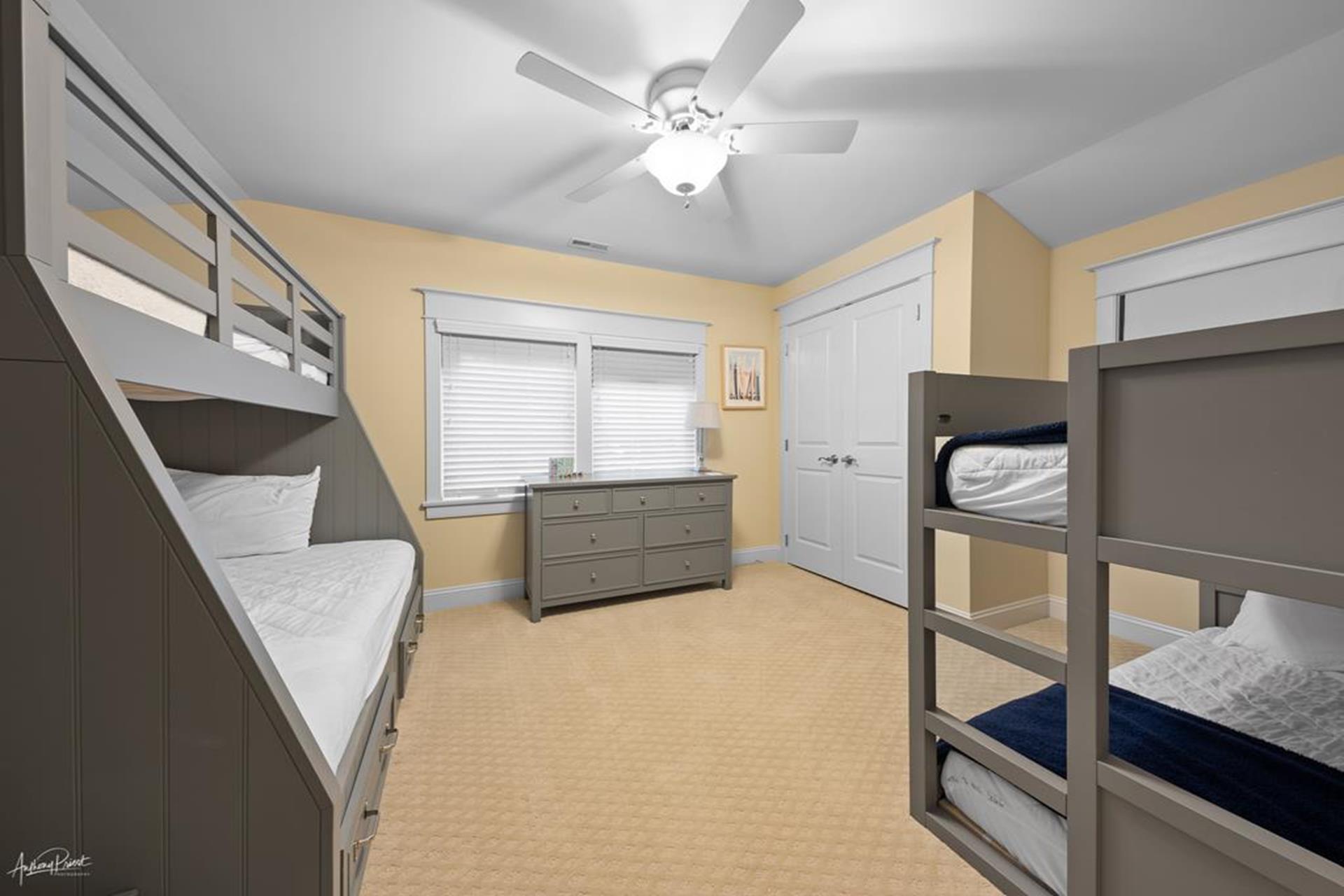 225 24th Street, Avalon | COMPASS RE - Avalon